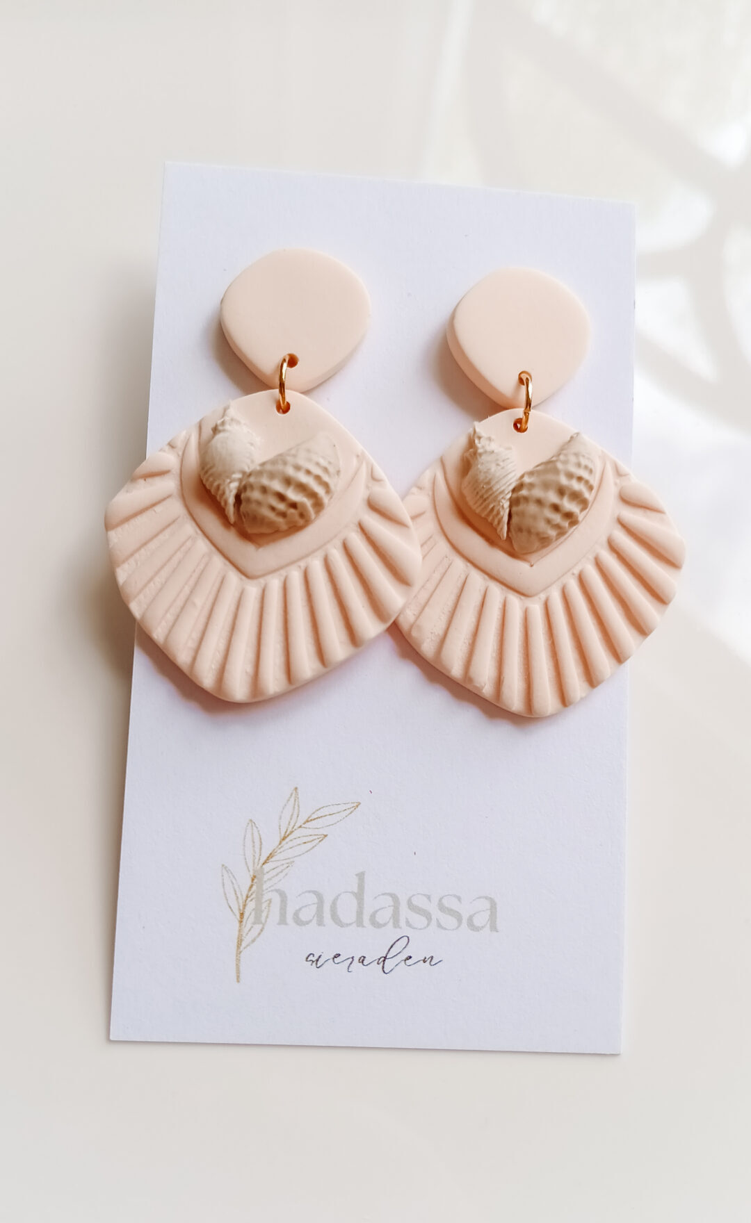 oorbel shell light peach