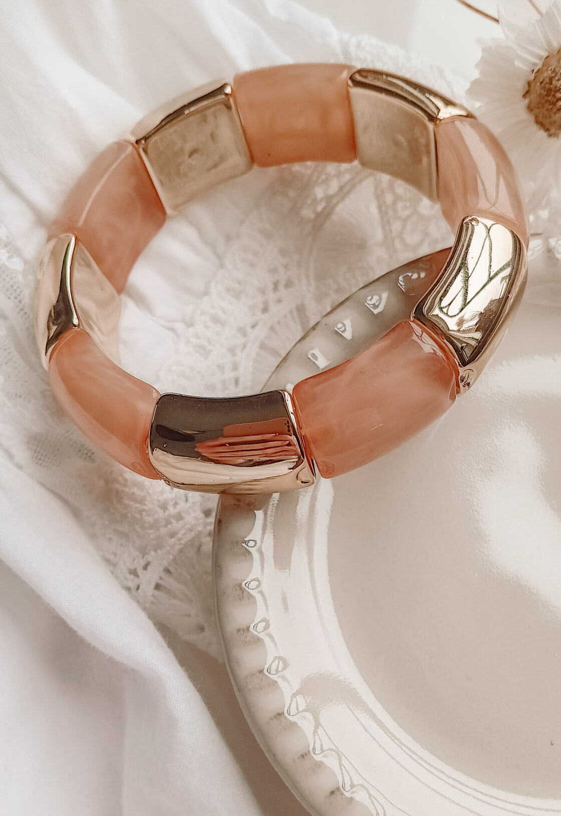 resin armband peach
