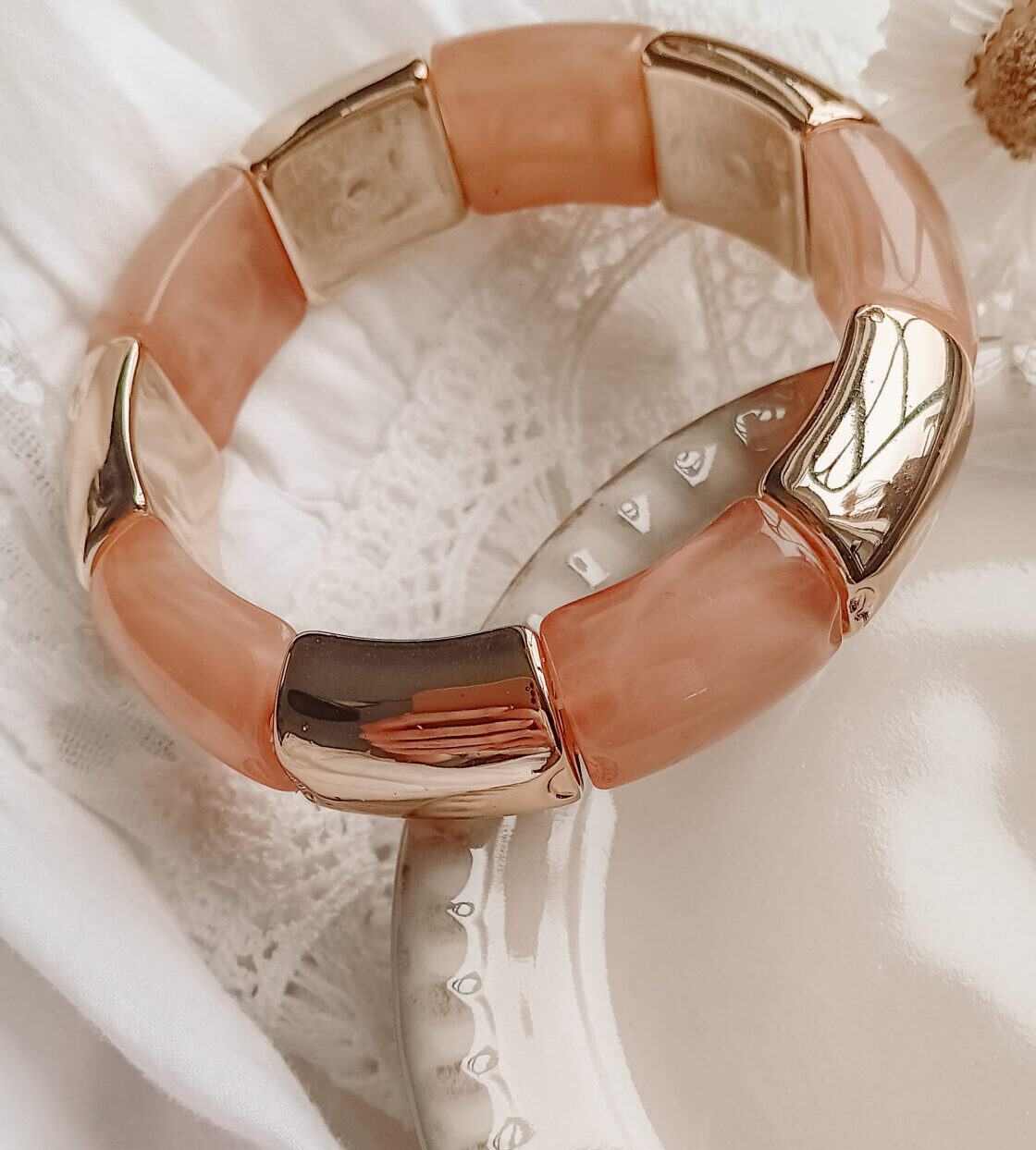 resin armband peach